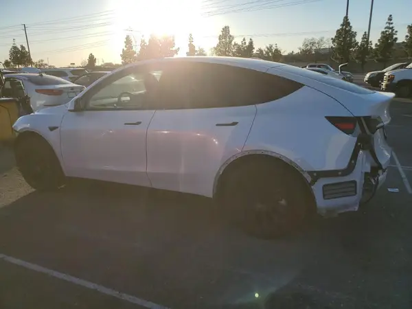 5YJYGDEE7MF140063 2021 TESLA MODEL Y - Image 2