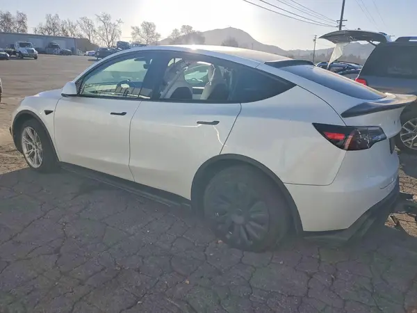 5YJYGDEE7MF151628 2021 TESLA MODEL Y - Image 2