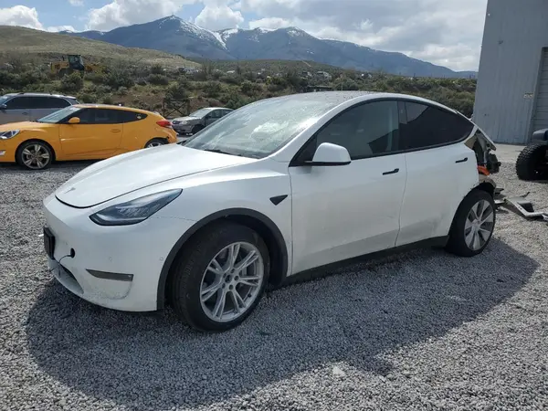 5YJYGDEE7MF218678 2021 TESLA MODEL Y - Image 1