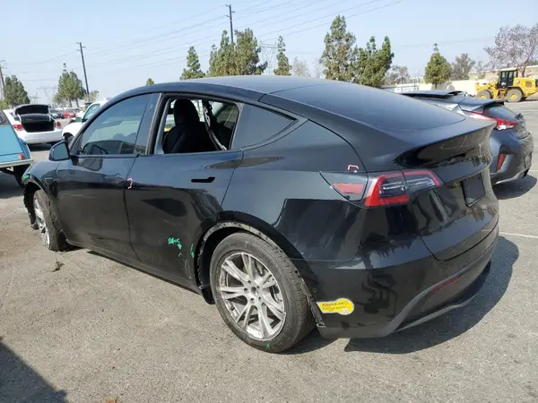 5YJYGDEE7MF232421 2021 TESLA MODEL Y - Image 2