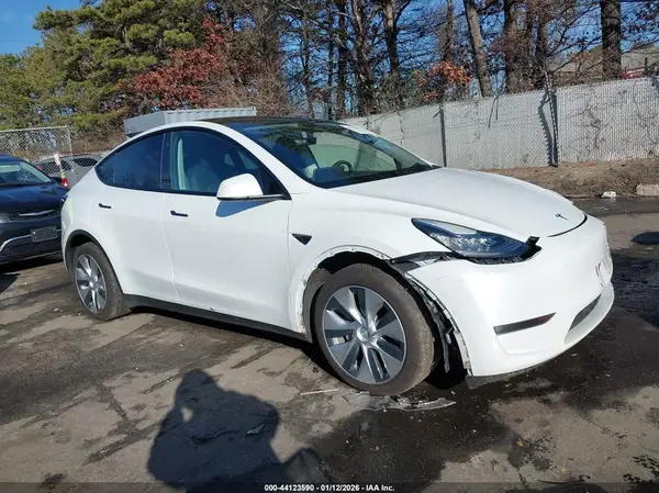 5YJYGDEE7MF232547 2021 TESLA MODEL Y - Image 1
