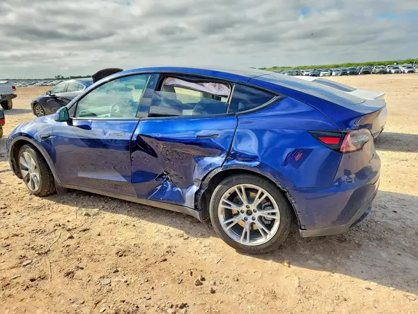 5YJYGDEE7MF246867 2021 TESLA MODEL Y - Image 2