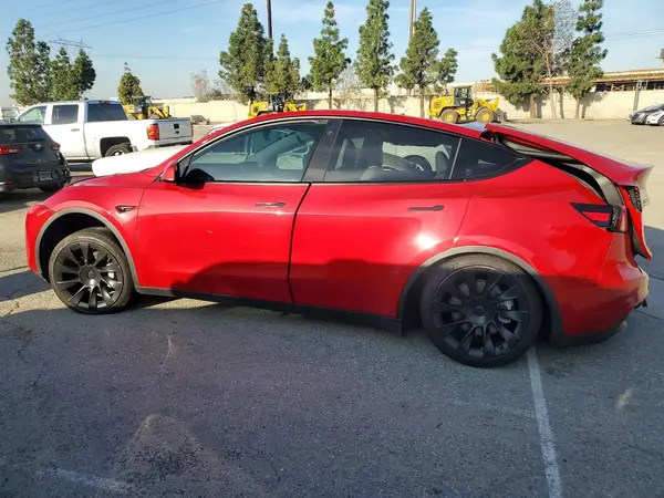 5YJYGDEE7MF282705 2021 TESLA MODEL Y - Image 2