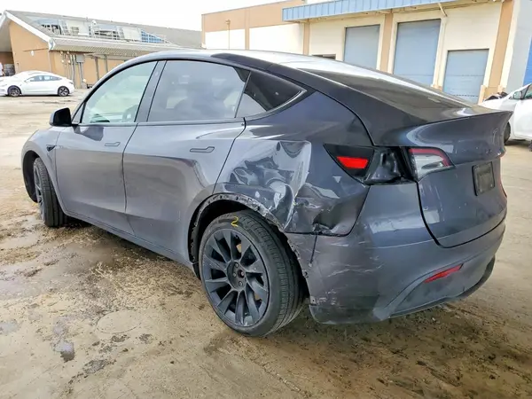 5YJYGDEE7MF303469 2021 TESLA MODEL Y - Image 2