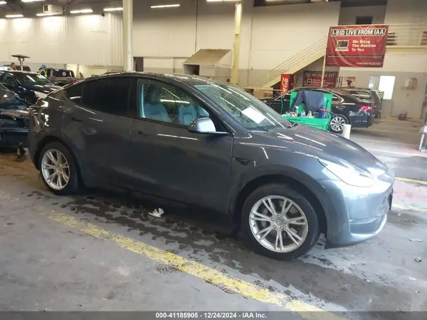 5YJYGDEE8LF008945 2020 TESLA MODEL Y - Image 1