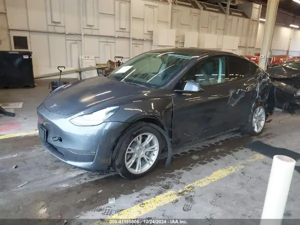 5YJYGDEE8LF008945 2020 TESLA MODEL Y - Image 2