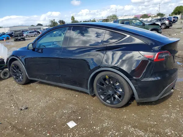 5YJYGDEE8LF018813 2020 TESLA MODEL Y - Image 2