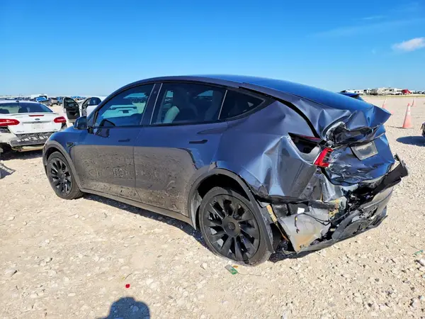 5YJYGDEE8LF022117 2020 TESLA MODEL Y - Image 2