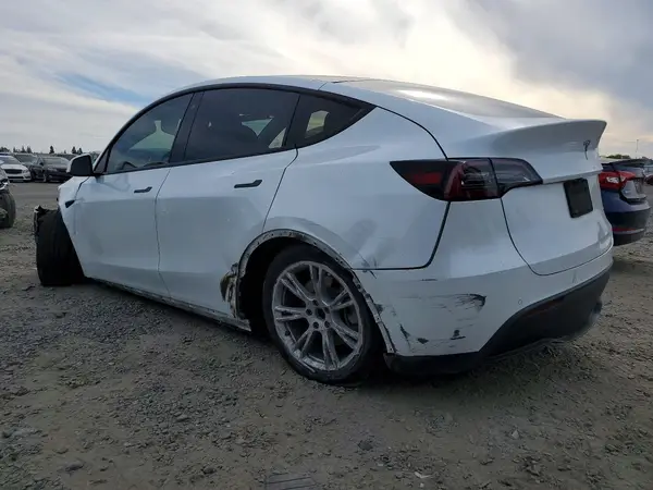 5YJYGDEE8LF023283 2020 TESLA MODEL Y - Image 2