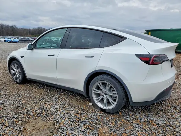 5YJYGDEE8LF032680 2020 TESLA MODEL Y - Image 2