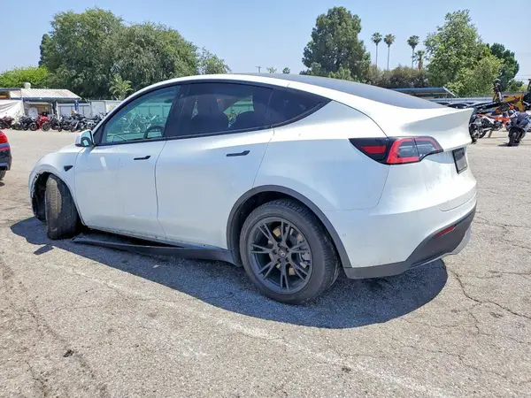 5YJYGDEE8LF052833 2020 TESLA MODEL Y - Image 2