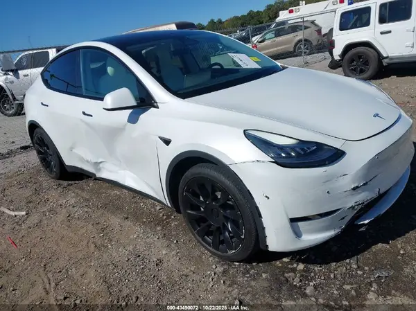 5YJYGDEE8MF070945 2021 TESLA MODEL Y - Image 1