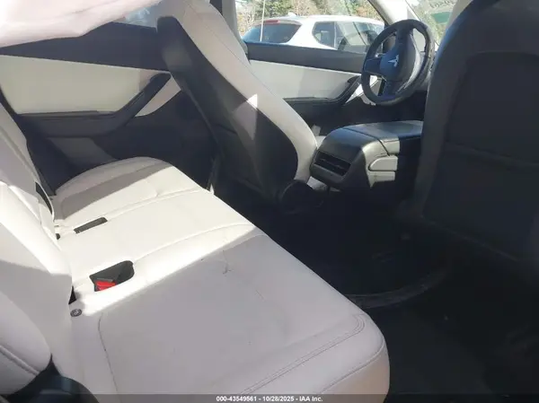 5YJYGDEE8MF081069 2021 TESLA MODEL Y - Image 8