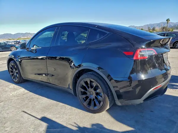 5YJYGDEE8MF084943 2021 TESLA MODEL Y - Image 2
