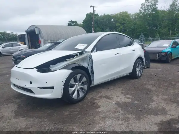 5YJYGDEE8MF085574 2021 TESLA MODEL Y - Image 2