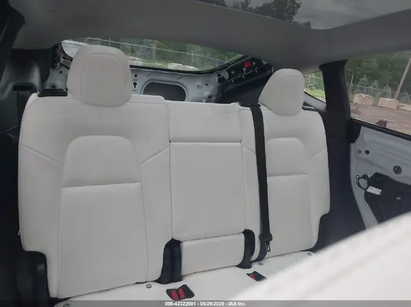5YJYGDEE8MF085574 2021 TESLA MODEL Y - Image 8