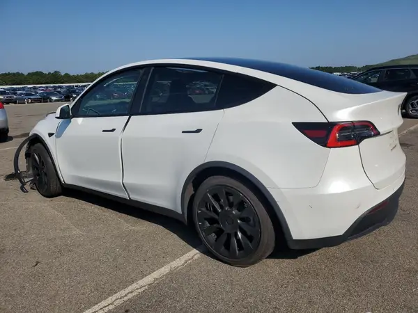 5YJYGDEE8MF090659 2021 TESLA MODEL Y - Image 2