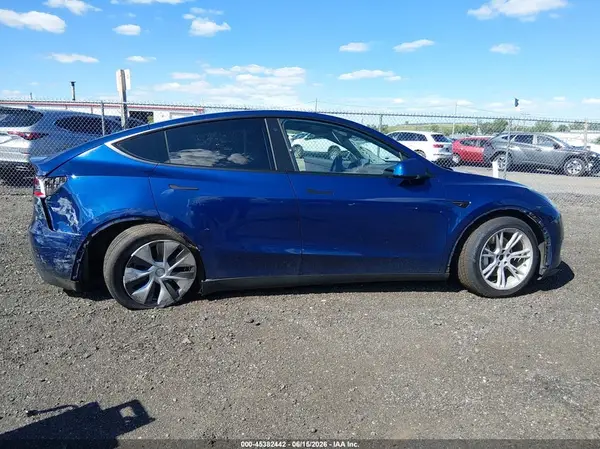 2021 TESLA MODEL Y auction photo 6