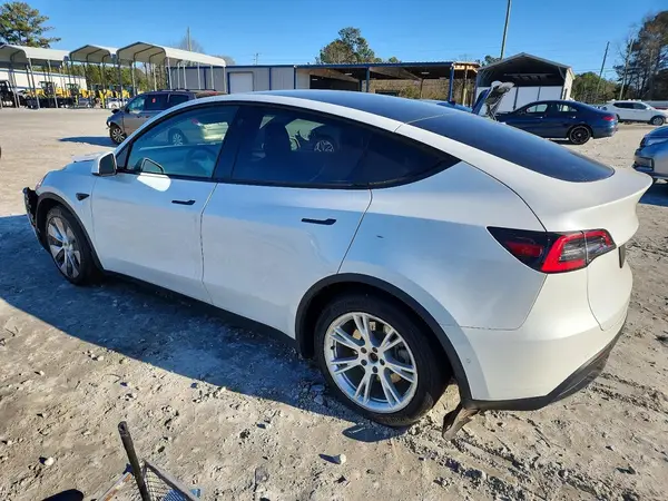 5YJYGDEE8MF094369 2021 TESLA MODEL Y - Image 2