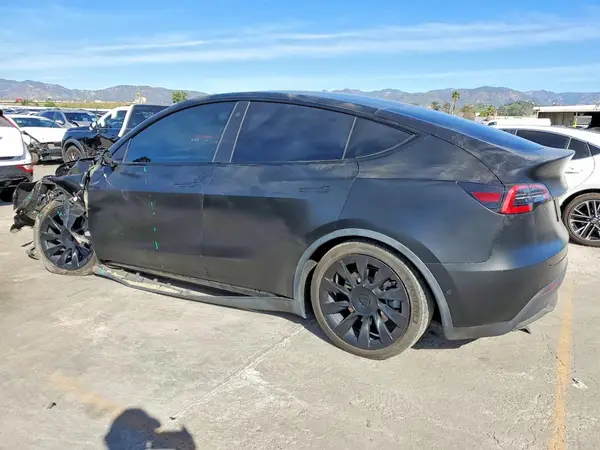 5YJYGDEE8MF097630 2021 TESLA MODEL Y - Image 2