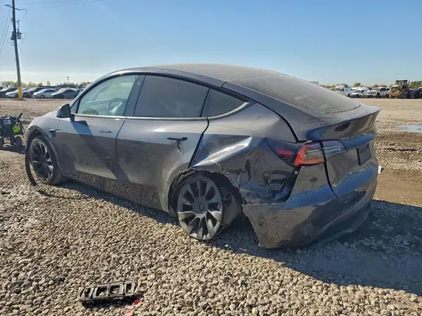 5YJYGDEE8MF102034 2021 TESLA MODEL Y - Image 2
