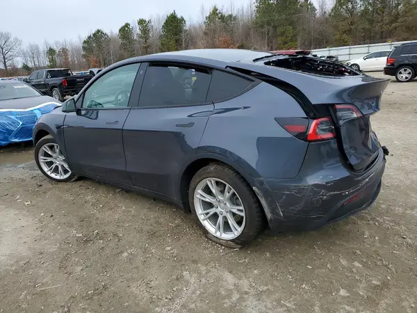 5YJYGDEE8MF106648 2021 TESLA MODEL Y - Image 2