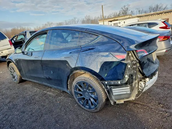 5YJYGDEE8MF108402 2021 TESLA MODEL Y - Image 2