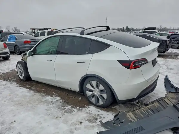 5YJYGDEE8MF108836 2021 TESLA MODEL Y - Image 2