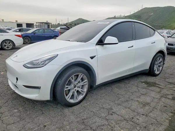 5YJYGDEE8MF122378 2021 TESLA MODEL Y - Image 1