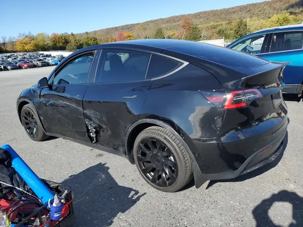 5YJYGDEE8MF125670 2021 TESLA MODEL Y - Image 2