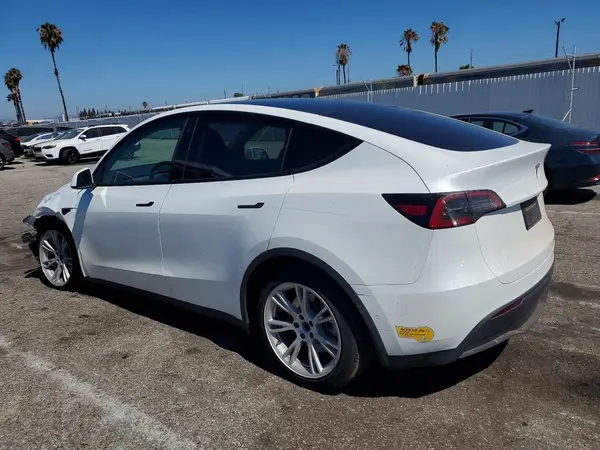 5YJYGDEE8MF138628 2021 TESLA MODEL Y - Image 2