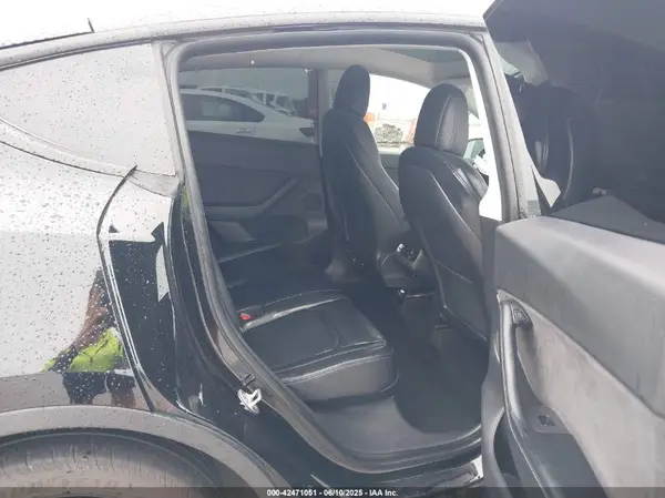 5YJYGDEE8MF143117 2021 TESLA MODEL Y - Image 8