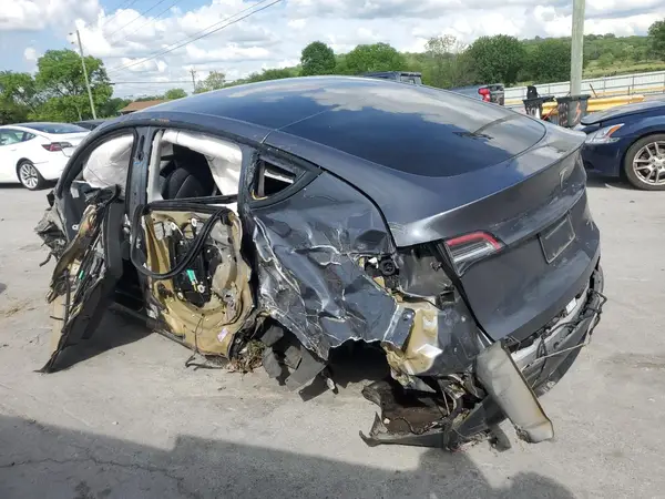 5YJYGDEE8MF146261 2021 TESLA MODEL Y - Image 2