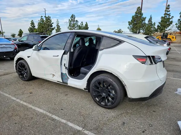 5YJYGDEE8MF159205 2021 TESLA MODEL Y - Image 2