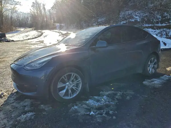 5YJYGDEE8MF175209 2021 TESLA MODEL Y - Image 1