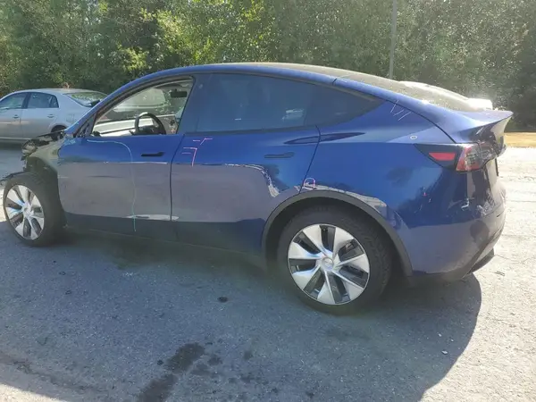 5YJYGDEE8MF182354 2021 TESLA MODEL Y - Image 2