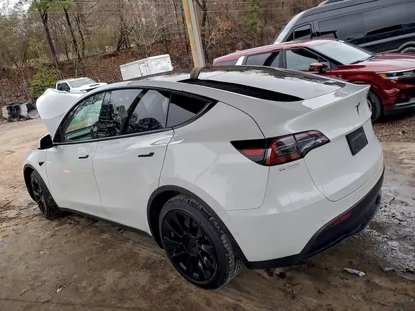 5YJYGDEE8MF186422 2021 TESLA MODEL Y - Image 2