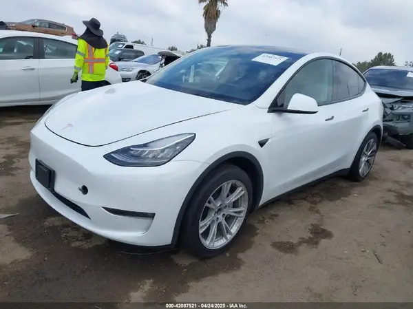 5YJYGDEE8MF199686 2021 TESLA MODEL Y - Image 2