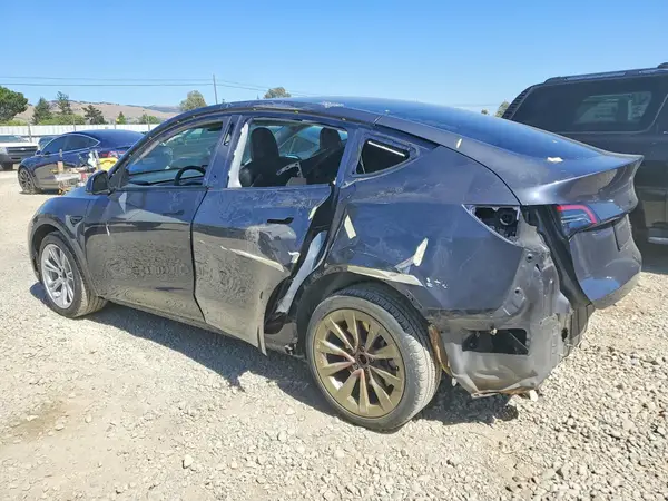 5YJYGDEE8MF203526 2021 TESLA MODEL Y - Image 2