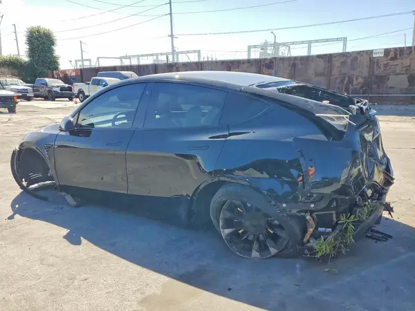 5YJYGDEE8MF222531 2021 TESLA MODEL Y - Image 2