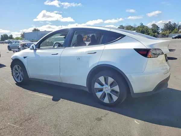 5YJYGDEE8MF229415 2021 TESLA MODEL Y - Image 2