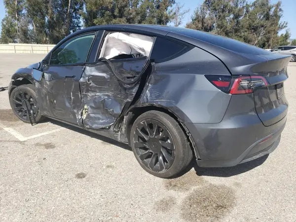 5YJYGDEE8MF233710 2021 TESLA MODEL Y - Image 2