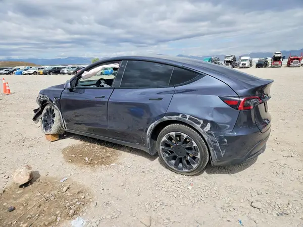 5YJYGDEE8MF240401 2021 TESLA MODEL Y - Image 2