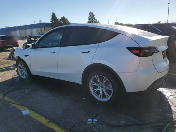5YJYGDEE8MF240978 2021 TESLA MODEL Y - Image 2