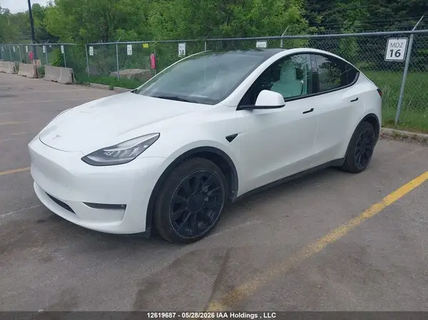 5YJYGDEE8MF245758 2021 TESLA MODEL Y - Image 2