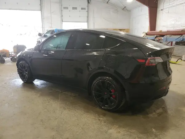 5YJYGDEE8MF252824 2021 TESLA MODEL Y - Image 2
