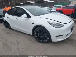 5YJYGDEE8MF259076 2021 TESLA MODEL Y