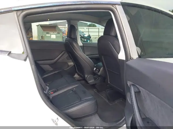 5YJYGDEE8MF266075 2021 TESLA MODEL Y - Image 8