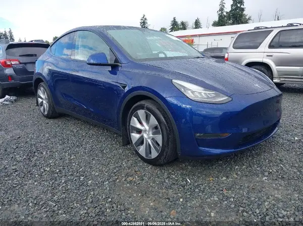 5YJYGDEE8MF270076 2021 TESLA MODEL Y - Image 1