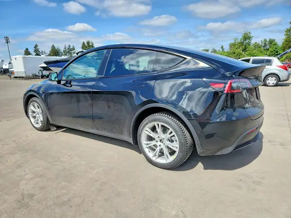 5YJYGDEE8MF272636 2021 TESLA MODEL Y - Image 2